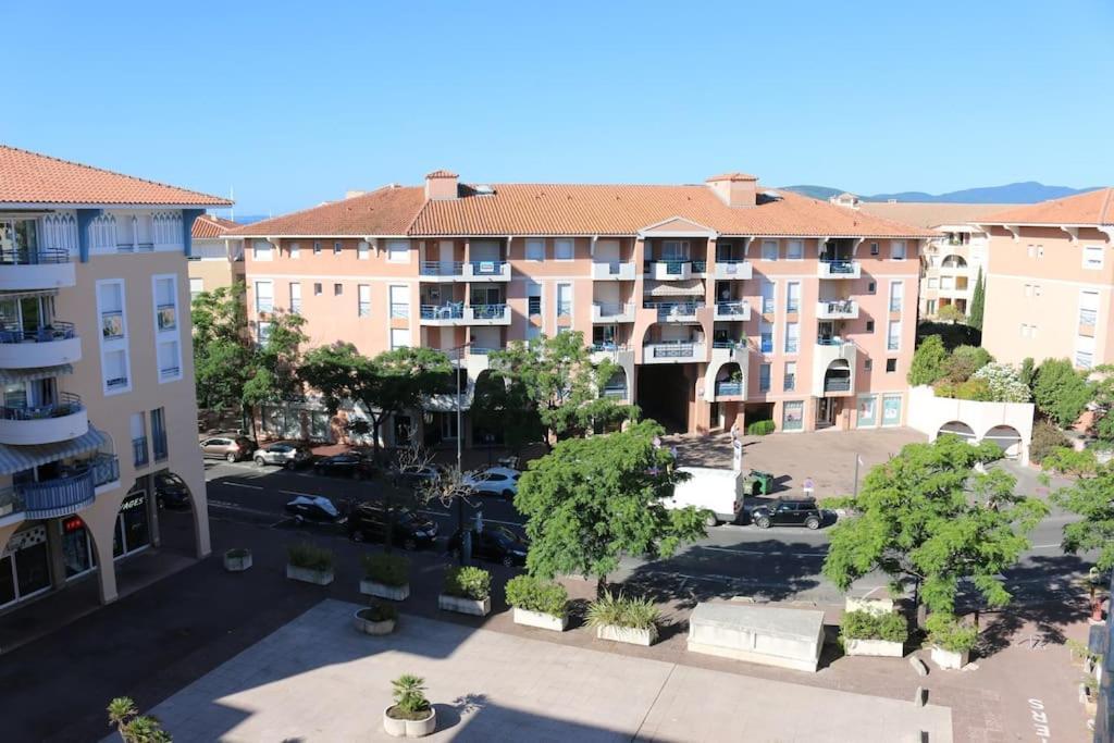 Port-Frejus, Le Paladien, Appartement 2 Pieces Climatise, Terrasse & Parking Dış mekan fotoğraf