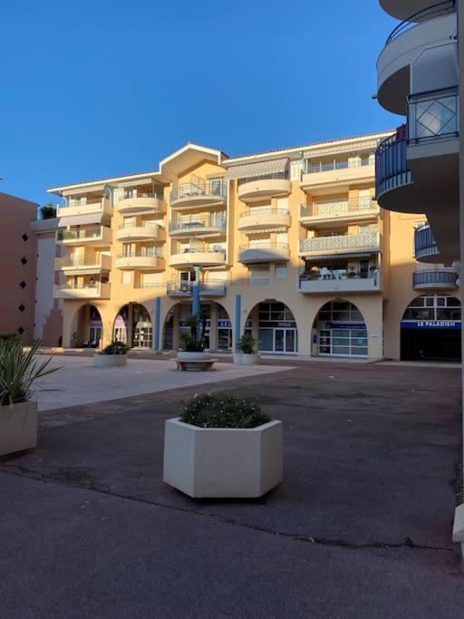 Port-Frejus, Le Paladien, Appartement 2 Pieces Climatise, Terrasse & Parking Dış mekan fotoğraf