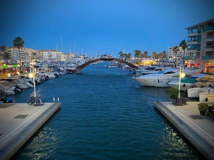 Port-Frejus, Le Paladien, Appartement 2 Pieces Climatise, Terrasse & Parking Dış mekan fotoğraf